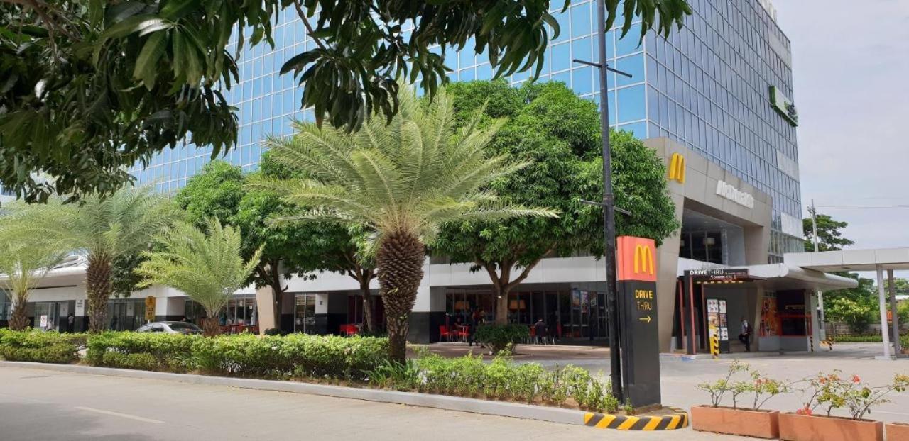 Mactan Newtown Condo With Pool Access ماكتان المظهر الخارجي الصورة